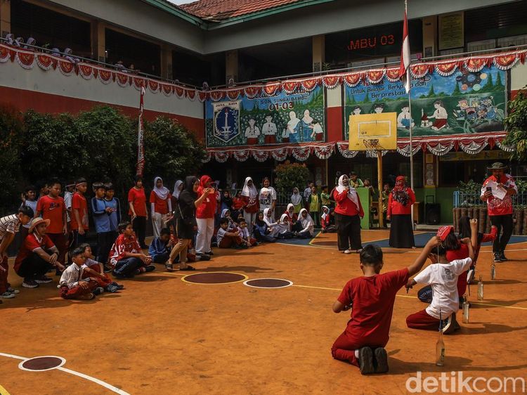 Serunya Lomba HUT RI Murid SDN Sungai Bambu di Tanjung Priok