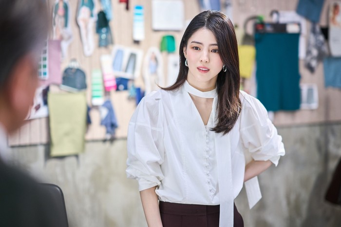 Penampilan Han So Hee dalam film Korea The Intern (2026).