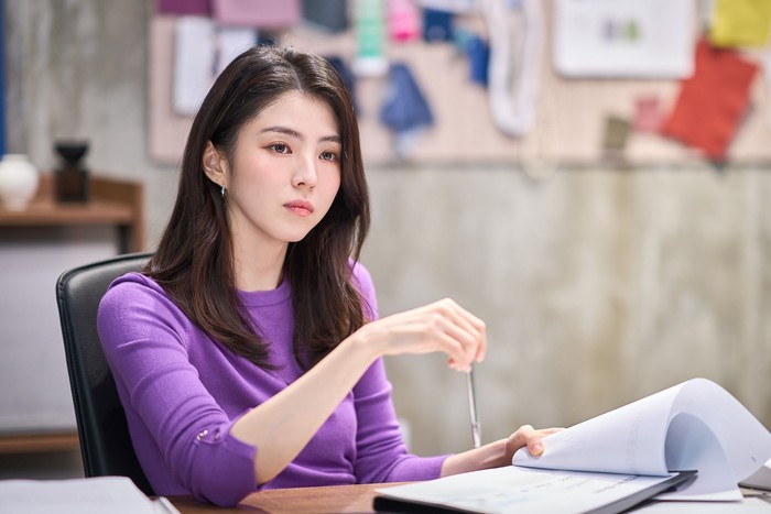 Penampilan Han So Hee dalam film Korea The Intern (2026).