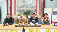 Bertemu Camat, Tukang Cukur di Bogor Bicara soal Dimarahi Tak Pasang Bendera