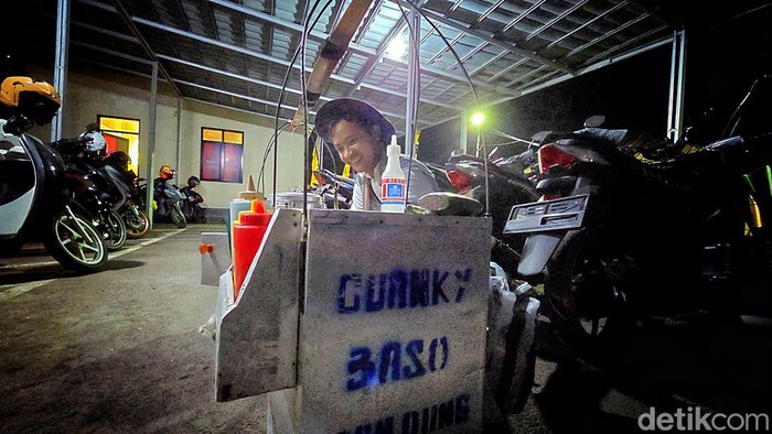 Ujang Rohmat (33), pedagang cuanki di Palabuhanratu Sukabumi