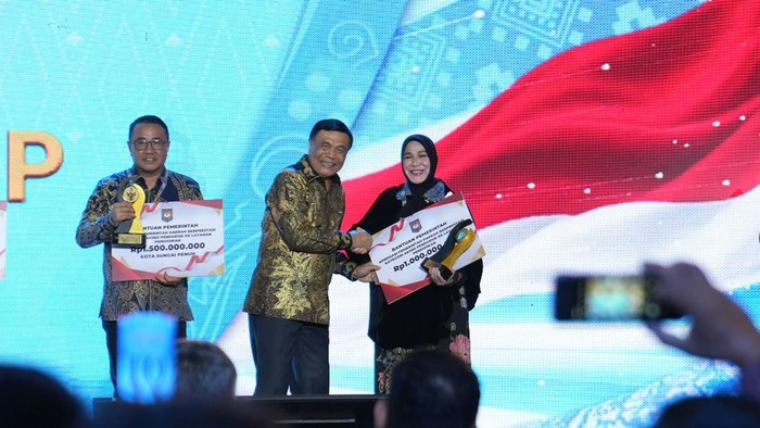 Wali Kota Banda Aceh Illiza Saaduddin Djamal  Terima Apresiasi Pemerintah Daerah Berprestasi 2026. (Foto: Diskominfotik Banda Aceh).