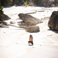 Buck Palmer merupakan desainer perhiasan asal Australia. Ia mendirikan brand perhiasan bernama The Buck Palmer Jewelry. Foto: Instagram/@alessandraambrosio