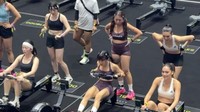 Cindy Gulla terlihat sedang melakukan rowing atau mendayung. (Foto: dok Instagram cgulla)