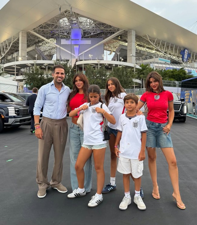 Daniella dan Cesc Fabregas memulai hubungan mereka di tahun yang sama saat mantan bintang lapangan itu bergabung dengan Arsenal di usia 16 tahun. Foto: Instagram @daniellasemaan