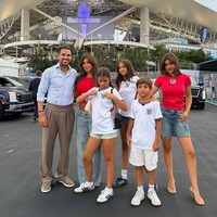 Daniella dan Cesc Fabregas memulai hubungan mereka di tahun yang sama saat mantan bintang lapangan itu bergabung dengan Arsenal di usia 16 tahun. Foto: Instagram @daniellasemaan
