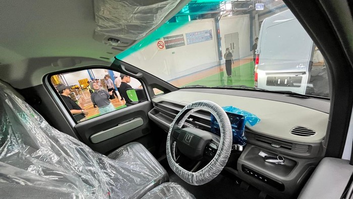 Farizon V8E Cargo Van