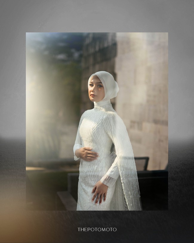 Salah satu warganet bertanya alasan Dea mengenakan hijab di hari pernikahannya. “Kak manglingi banget tau tp alasan pakai hijab pas akad kenapa ya ka?” tanya salah seorang netizen. Kemudian Dea membalas,“soalnyaaa ini memory selamanyaa :) dan aku mau kalau di masa depan aku menggunakan hijab memory pernikahanku tetap bisa ku putar dan kubagikan selamanya tanpa menambah dosaku,” jawab Dea Annisa yang dikutip pada Kamis, 13 Agustus 2026.  Foto: Dok. Instagram @deaaannisa.