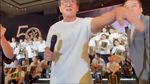 Momen Jackie Chan Panggil dan Ajak Iko Uwais Maju ke Panggung