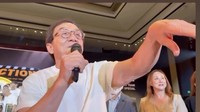 Momen Jackie Chan Panggil dan Ajak Iko Uwais Maju ke Panggung