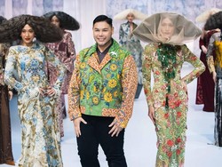 Video: Intip Gaya Nindy hingga Titi DJ di Fashion Show Ivan Gunawan