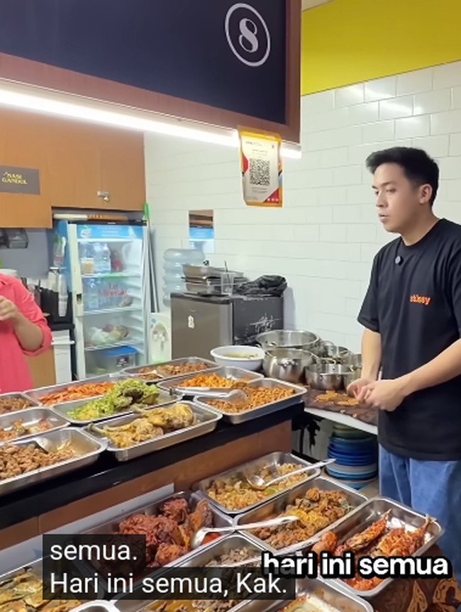 Jerome Polin Ajak Hansol Makan di Kantin Plaza Indonesia, Menunya Beragam!