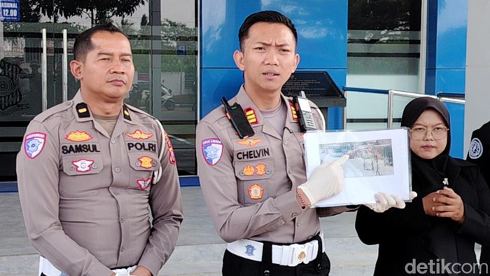 Kasatlantas Polres Malang AKP Muhammad Alif Chelvin Arliska menjelaskan sebab sopir pikap menabrak bocah hingga tewas akibat microsleep.
