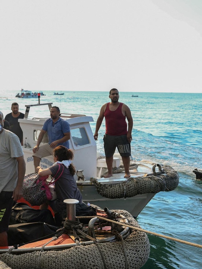 Kebakaran Hutan Kepung Halkidiki, Wisatawan dan Warga Dievakuasi Lewat Laut