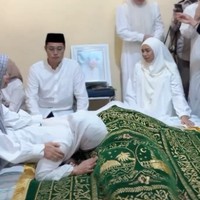 Viral Kisah Pilu Pengantin Mengikat Janji Suci di Depan Jenazah Bapak