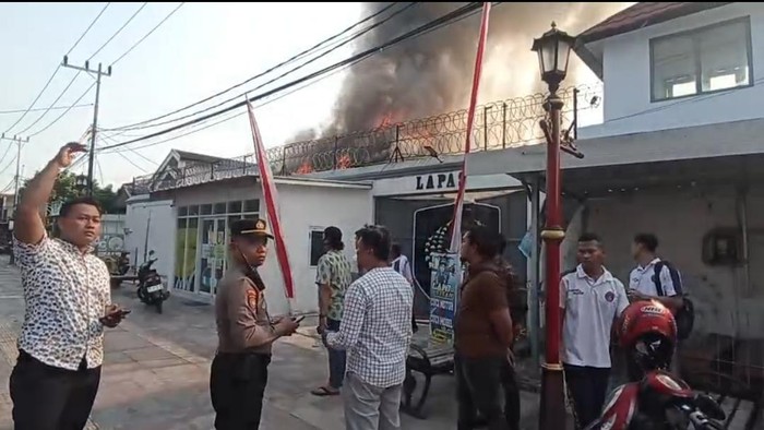 Lapas Ngawi terbakar, aula dan gudang musik ludes terbakar