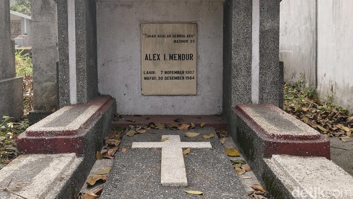Makam Alex Mendur