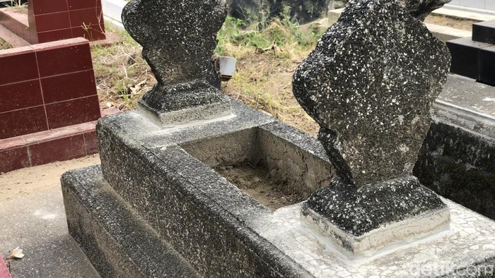 Kondisi terkini makam mertua Djaduk Ferianto di Pekuncen, Jogja, yang sempat dirusak juru kunci, kini sudah diperbaiki, Jumat (14/8/2026).