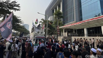 Massa Demo di OT Building Buntut Challenge Hafalan Qur'an demi Miras