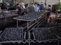 Melihat Produksi Briket Serang yang Menyasar Pasar Eropa dan Timur Tengah