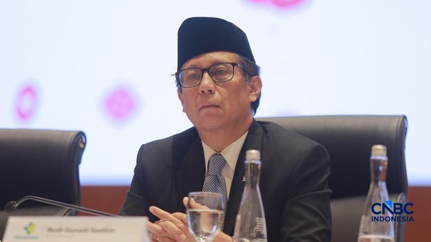 Menteri Kesehatan Budi Gunadi Sadikin memberi pemaparan saat Konferensi pers terkait RAPBN & Nota Keuangan Tahun Anggaran 2027 di Aula Cakti Buddhi Bakti, kantor pusat Direktorat Jenderal Pajak Kementerian Keuangan, Jakarta Selatan, Jumat (14/8/2026). (CNBC Indonesia/Muhammad Sabki)