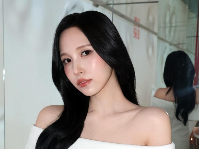 Mina TWICE.