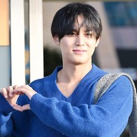 Sehari sebelum event, Kamis (13/8/2026), Mingyu telah terlihat di Bandara Internasional Incheon jelang penerbangan ke Jakarta. Terlihat tampan dan menawan dengan wajah bareface. Foto: dok. X