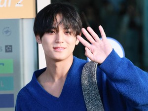 Pesona Mingyu SEVENTEEN Siap Kena Angin Jakarta, Sapa CARAT di Acara DIOR