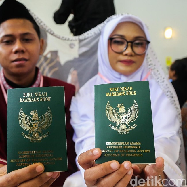 Momen Haru 30 Pasangan Jalani Akad Nikah Gratis