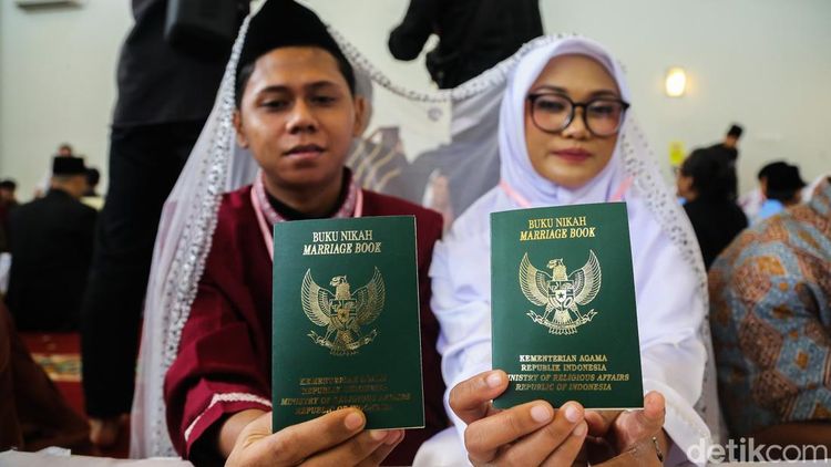 Momen Haru 30 Pasangan Jalani Akad Nikah Gratis