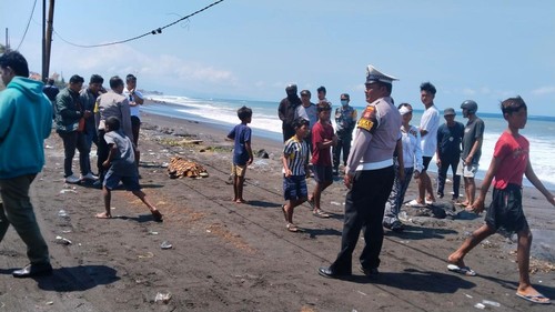 Penemuan jasad perempuan di Pantai Padang Galak, Denpasar, Jumat (14/8/2026) (Dok. Polresta Denpasar)