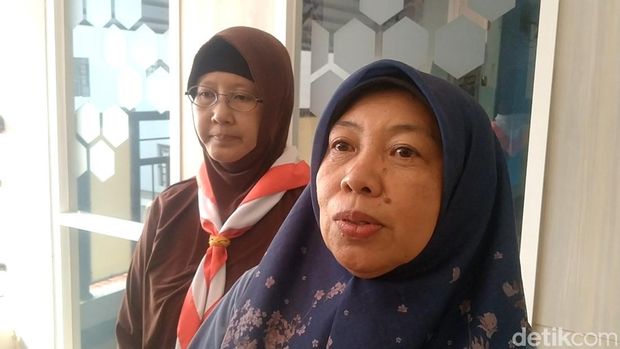 Perwakilan SMPN 6 Kota Pekalongan, Qurratiani, didampingi Kepala SMPN 6 Kota Pekalongan, Ika,, Jumat (14/8/2026). Perwakilan SMPN 6 Kota Pekalongan, Qurratiani, didampingi Kepala SMPN 6 Kota Pekalongan, Ika,, Jumat (14/8/2026).
