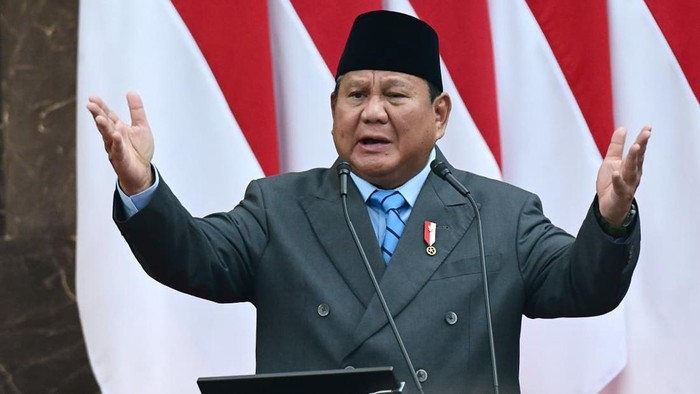 Prabowo sampaikan RAPBN 2027 dan Nota Keuangan, di Gedung DPR/MPR, Senayan, Jakarta, Jumat (14/8/2026).