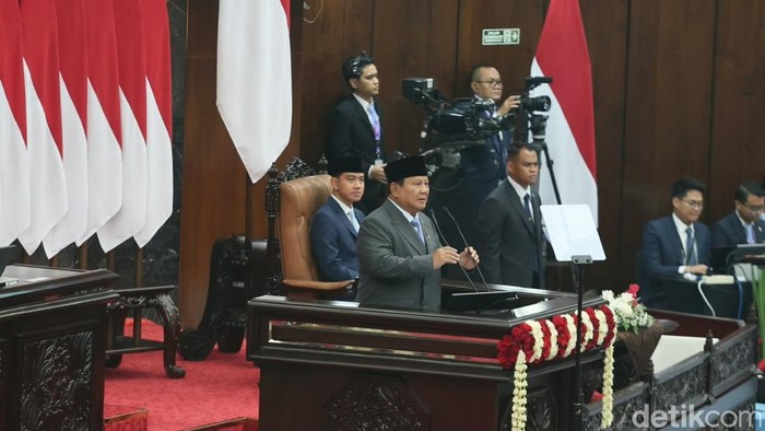 Sidang Tahunan MPR RI dan Sidang Bersama DPR-DPD RI digelar di kompleks parlemen, Senayan, Jakarta, Jumat (14/8/2026). Presiden Prabowo Subianto menyampaikan Pidato Kenegaraan dalam agenda tahunan tersebut.