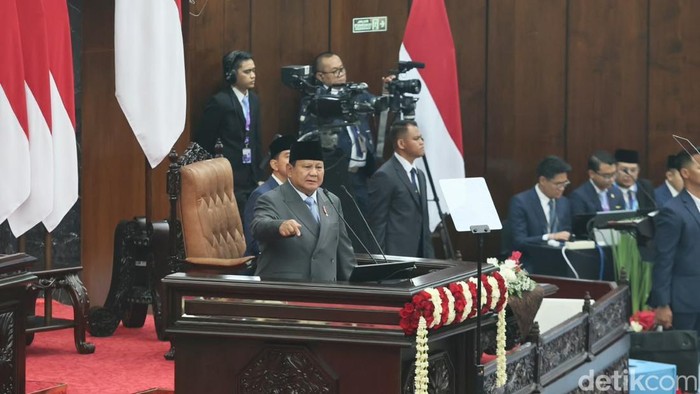Sidang Tahunan MPR RI dan Sidang Bersama DPR-DPD RI digelar di kompleks parlemen, Senayan, Jakarta, Jumat (14/8/2026). Presiden Prabowo Subianto menyampaikan Pidato Kenegaraan dalam agenda tahunan tersebut.