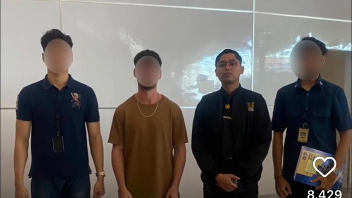 Pria asal Israel dideportasi dari Bali (dok Instagram @ditjen_imigrasi)