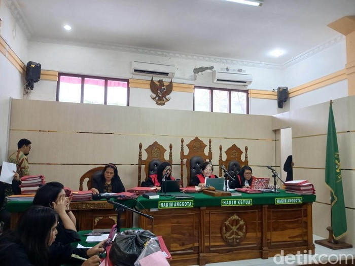 Sidang putusan kasus narkoba di ruang Cakra 3 Pengadilan Negeri Medan, Kamis (13/8/2026)