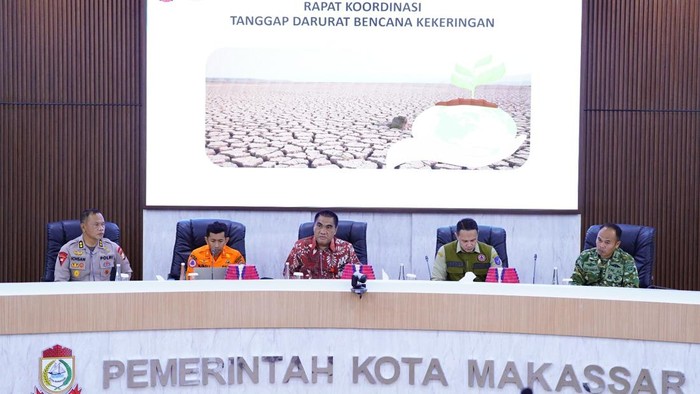 Rakor tanggap darurat kekeringan di Makassar.