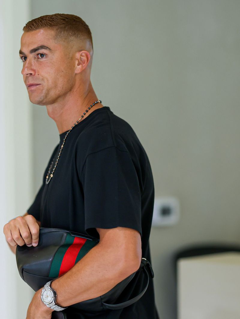 Rambu Baru Cristiano Ronaldo Setelah Menikah Rambu baru Cristiano Ronaldo setelah menikah dengan Georgina Rodriguez.