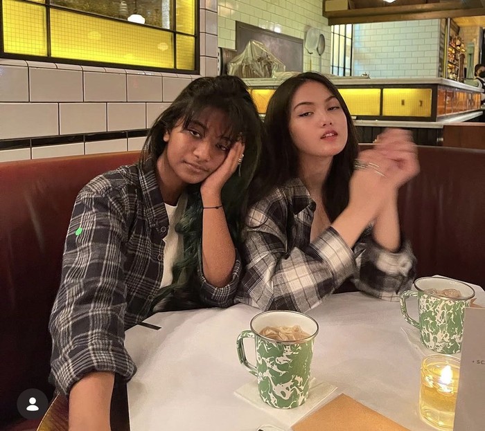 Ratu Namira Asyik Kulineran, Makan Pasta di Restoran hingga Mie di Korea