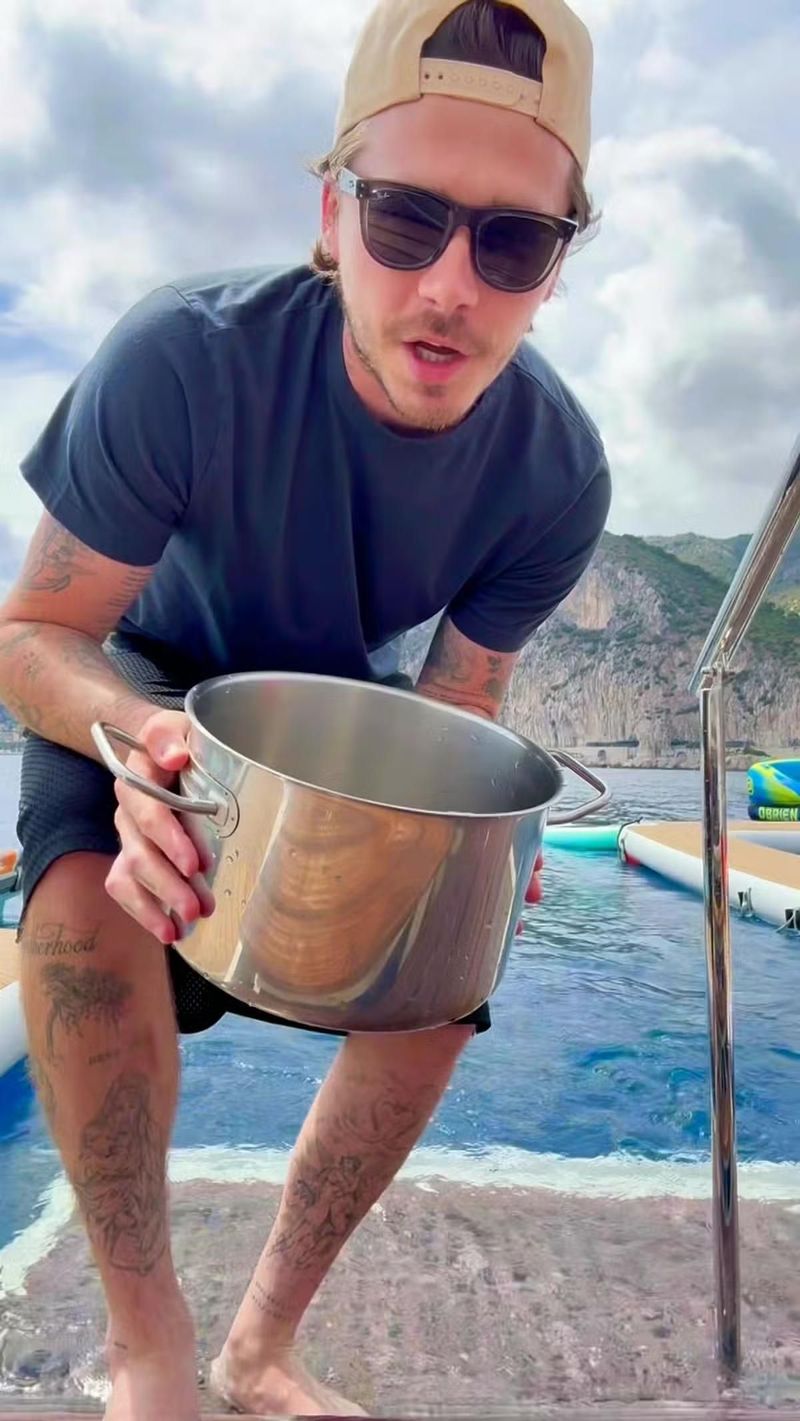 Rebus Pasta Pakai Air Laut, Brooklyn Beckham Panen Hujatan!