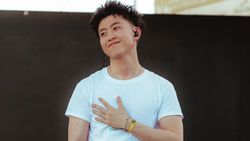 Netizen Heboh Rich Brian dan Esther no na Go Public, Emang Iya?