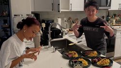 Netizen Heboh Rich Brian dan Esther no na Go Public, Emang Iya?