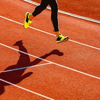 Jam 5 Pagi, Ratusan Orang Asing Kumpul Cuma Buat Lari Bareng - Ini Alasan Running Club Diserbu Gen Z
