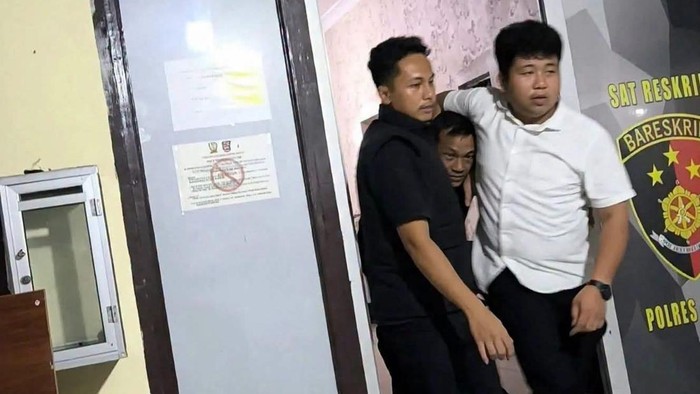 Salah satu pelaku  pembunuhan ibu dan anak di Kabupaten Landak.