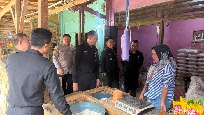 Sespimmen Polri meninjau ke pasar