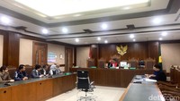 Kejagung Jelaskan Alasan Geledah Rumah Eks Waka BGN Lodewyk Dilakukan Dini Hari
