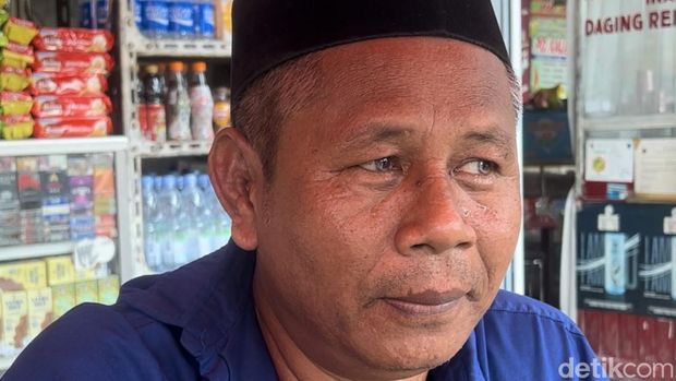Sopir hingga pegawai loket di Terminal Kalideres Jakarta Barat antusias mau mengikuti lomba tarik bus (Kadek/detikcom).