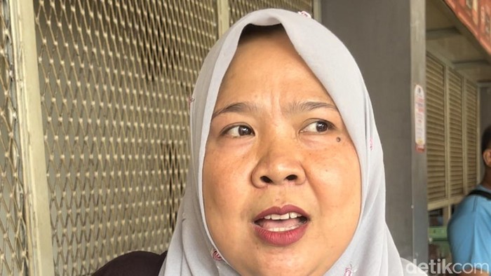 Sopir hingga pegawai loket di Terminal Kalideres Jakarta Barat antusias mau mengikuti lomba tarik bus (Kadek/detikcom).