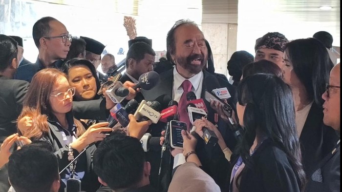 Ketua Umum (Ketum) Partai NasDem Surya Paloh usai Sidang Tahunan MPR dan Sidang Bersama DPR-DPD di kompleks parlemen, Sanayan, Jakarta, Jumat (14/8/2026).